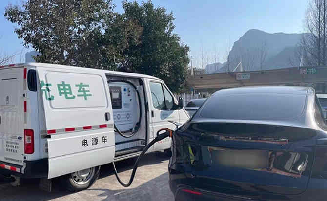 沙依巴克区汽车搭电